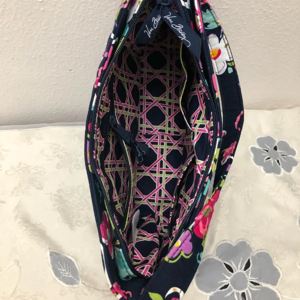 Vera Bradley Small Shoulder Purse Top Zipper Closure - Picture 6 of 9